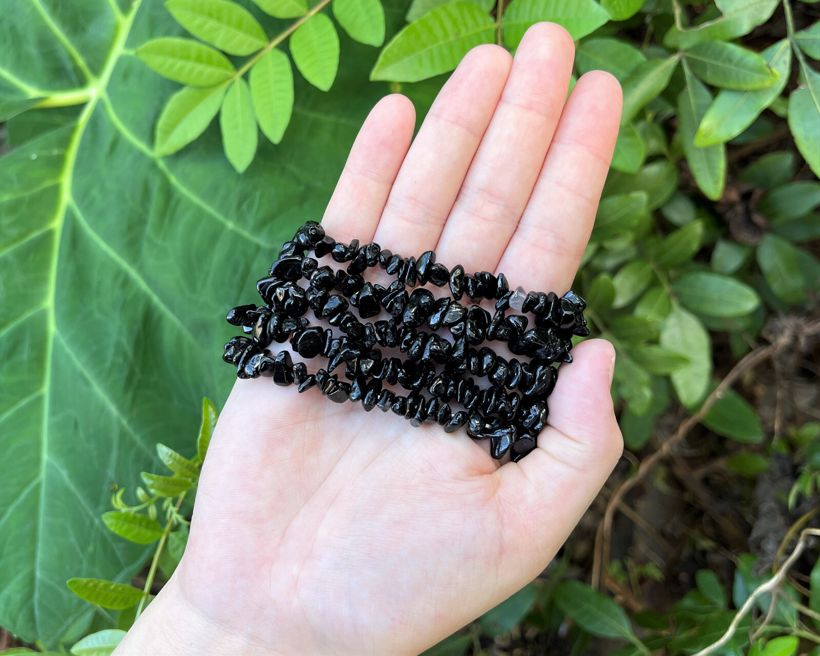 Black Tourmaline Chip Bracelet, Gemstone Chip Crystals (Stretchy – US Seller)
