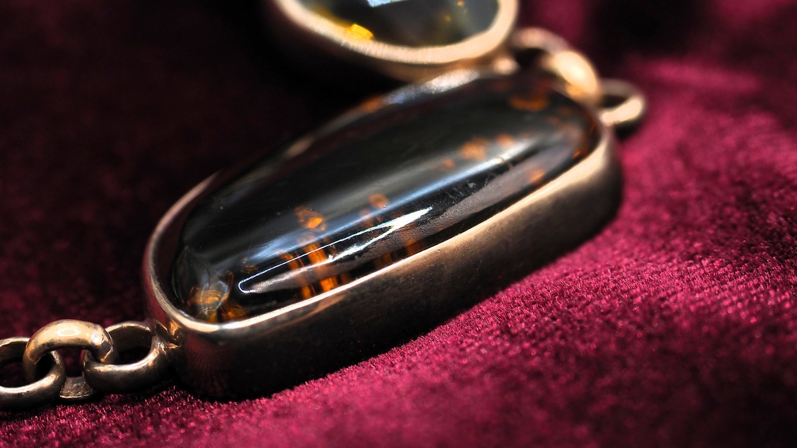 Stephen Dweck – Bronze – Black Amber & Olive Quartz bracelet – Length 7.50″
