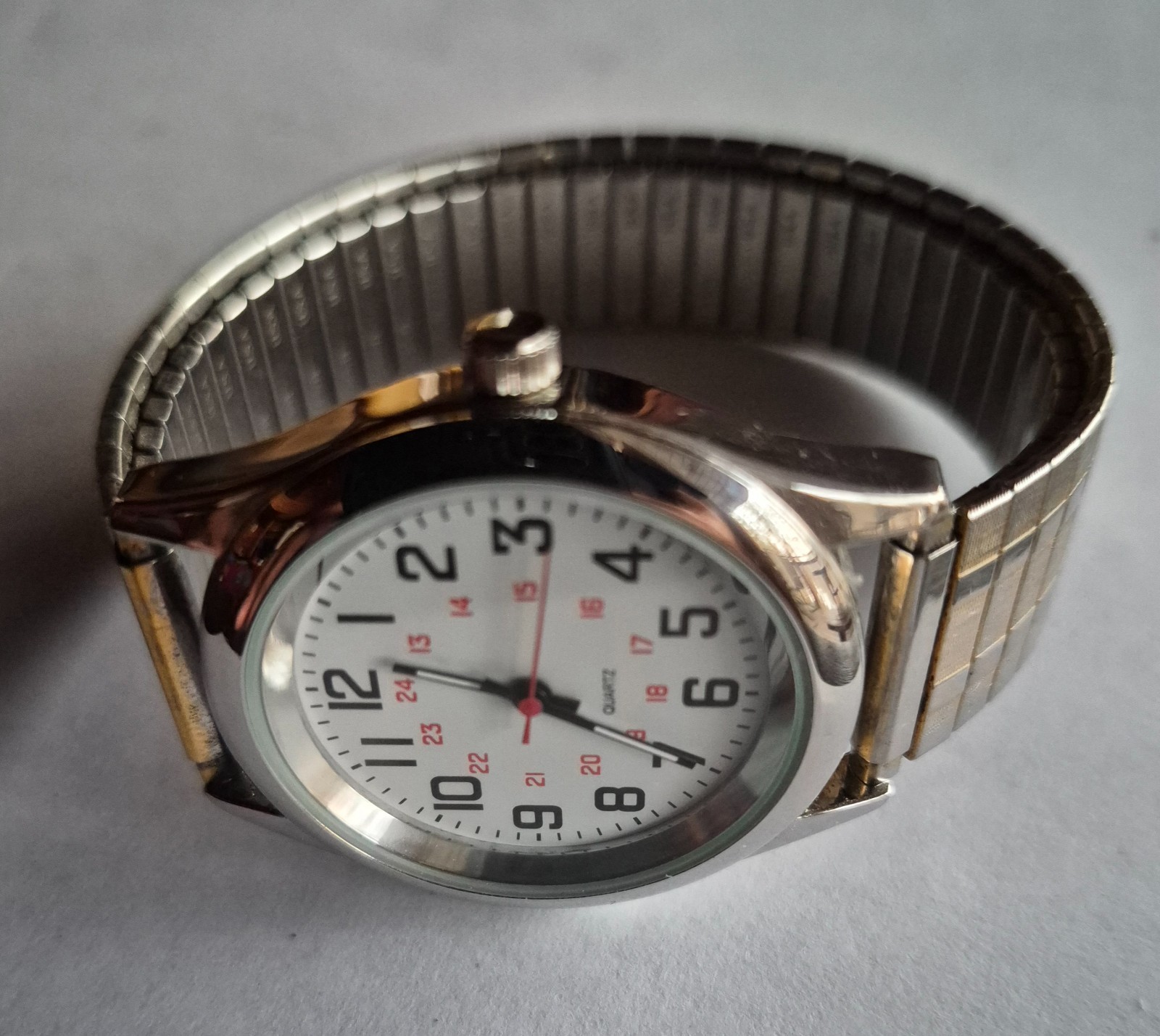Accutime Watch Corp Quartz Mens 38 mm Flexband, great condition, very clean