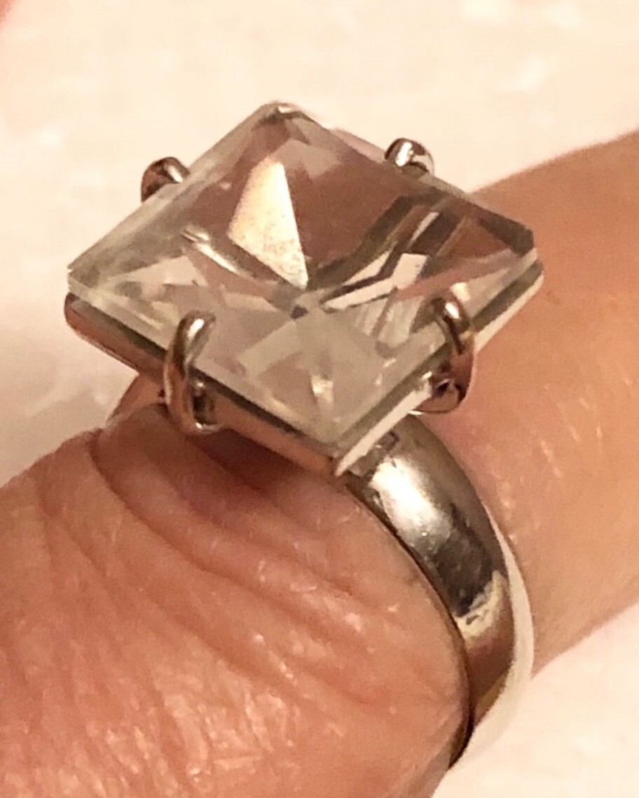 Vintage 18k White Gold Different Stone Cut Sapphire Tower Cocktail Ring Size 7
