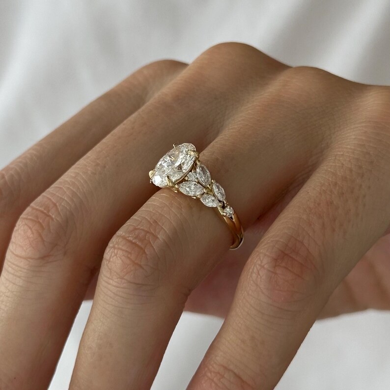 IGI Lab Grown Diamond 2.80 Ct Oval-Cut Engagement Ring EF/VS1 14k Yellow Gold
