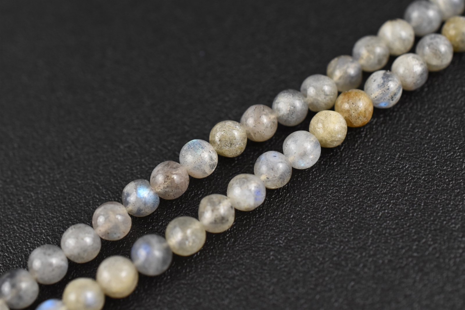 Elegant 17-1/2″ Sterling Labrodite Bead Necklace with Mother of Pearl Drop