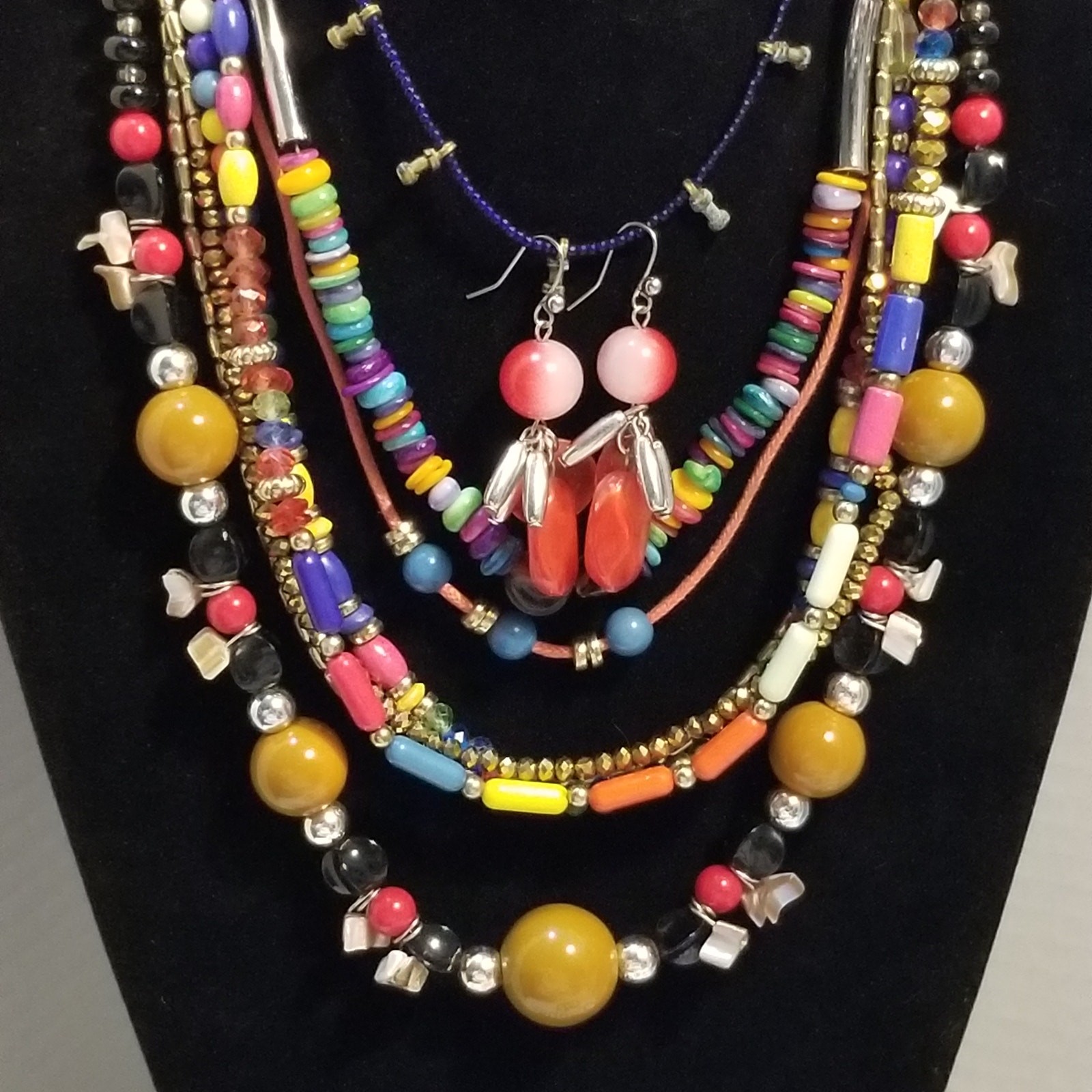 Lot of 18 necklaces bracelets ring and pair of earrings