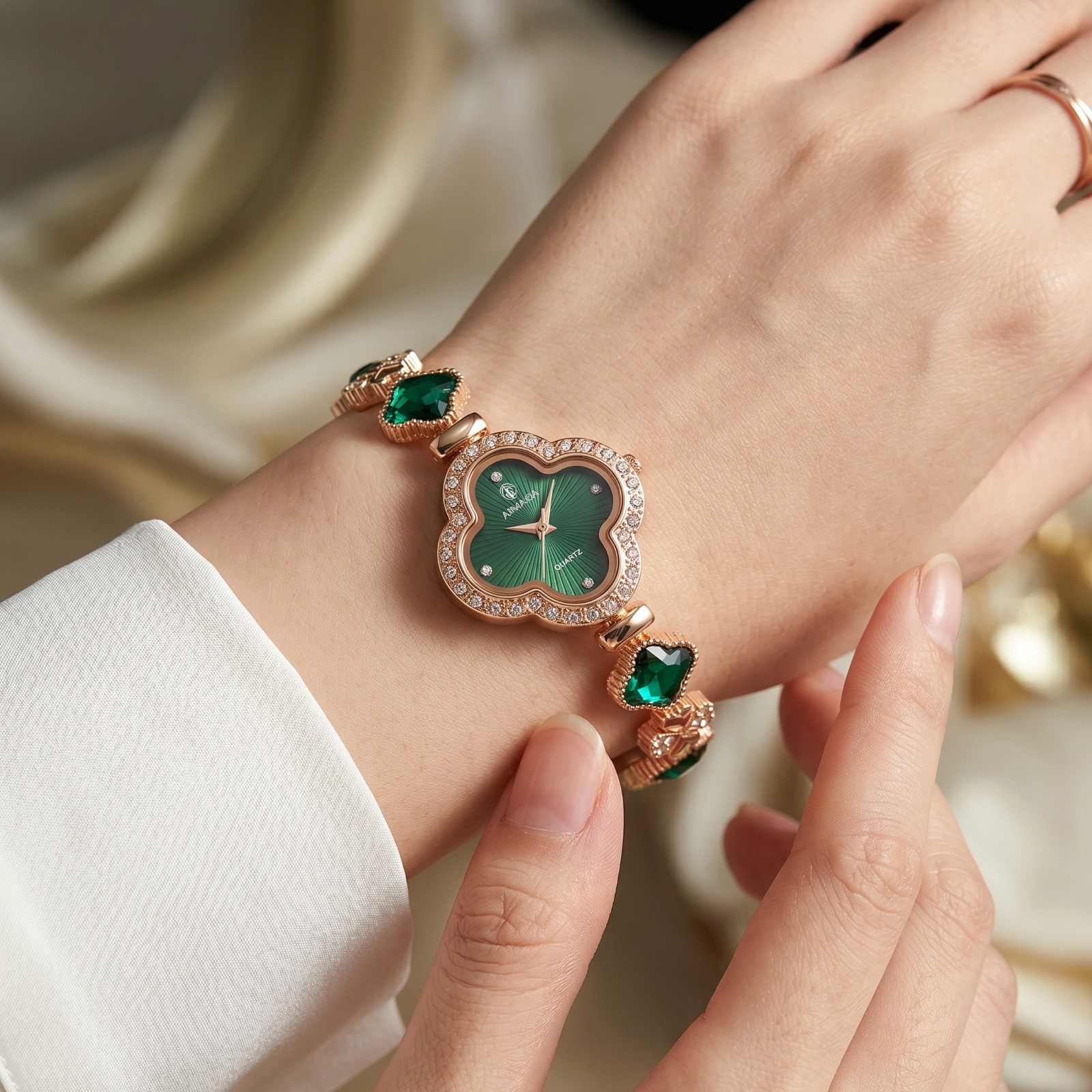 VORSEL Luxury Gold Bracelet Watch for Women Quatrefoil-Shaped Green Dial