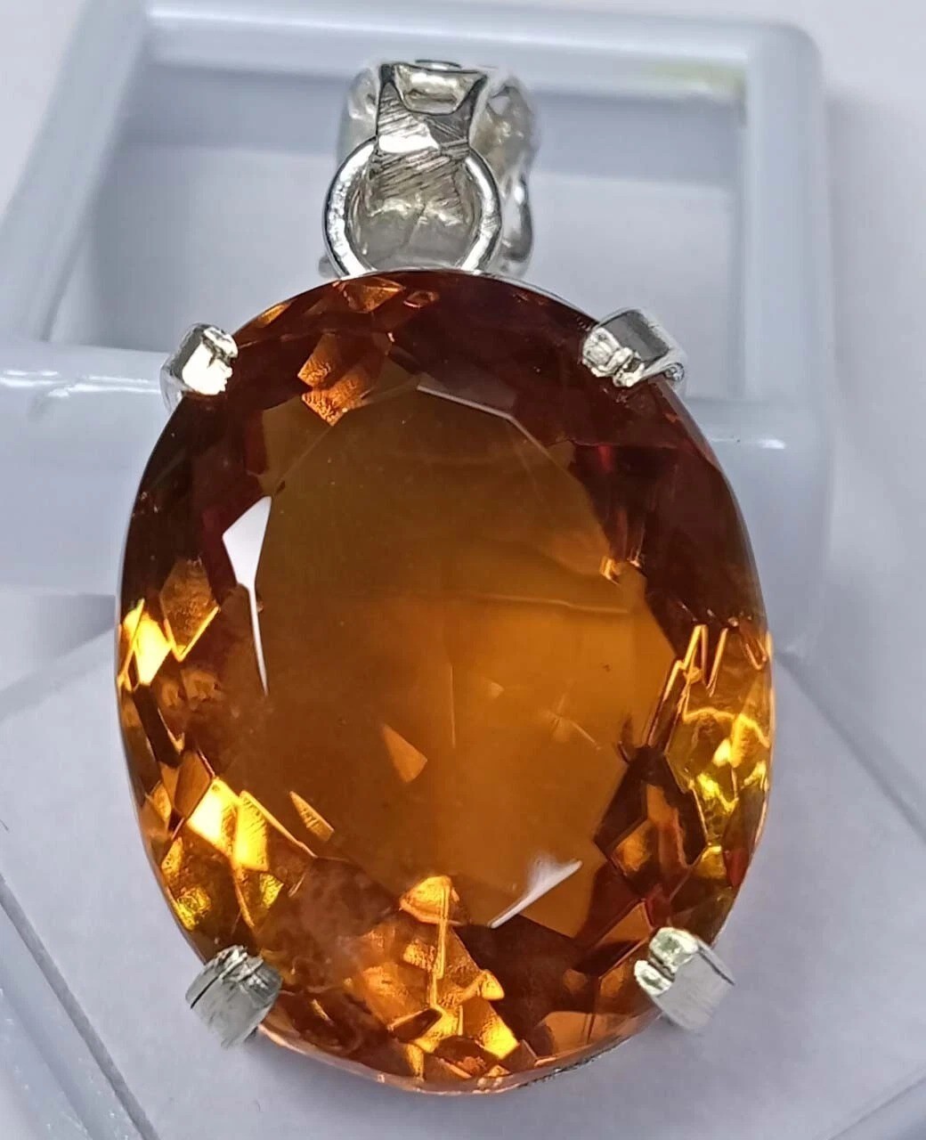 Pendant Alexandrite Oval Cut 60+ Ct Colour Change Natural EGL Certified Gemstone