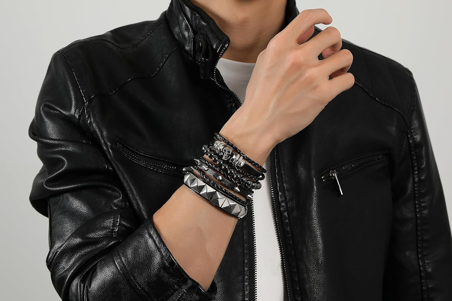 4Pcs 7.2-7.8in Punk Bracelets for Men Women Leather Spike Bracelet Metal Cuff…