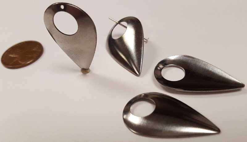 12 VINTAGE STEEL REVERSE TEARDROP 30mm. SILVER STAMPING FINDING PENDANTS N37