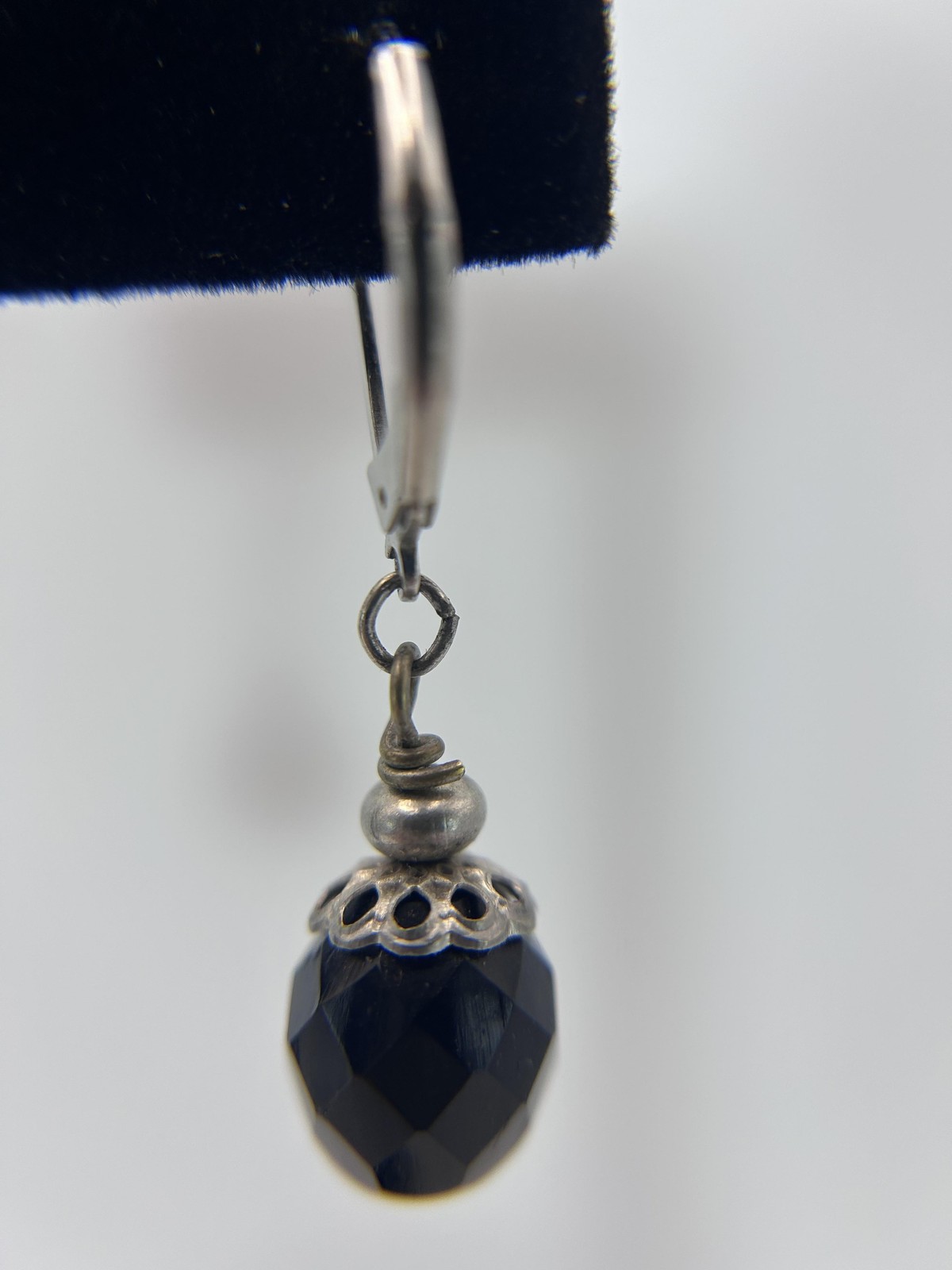 VTG Earrings Silver Tone Black Beaded Round Dangle Leverback Jewelry Fashion