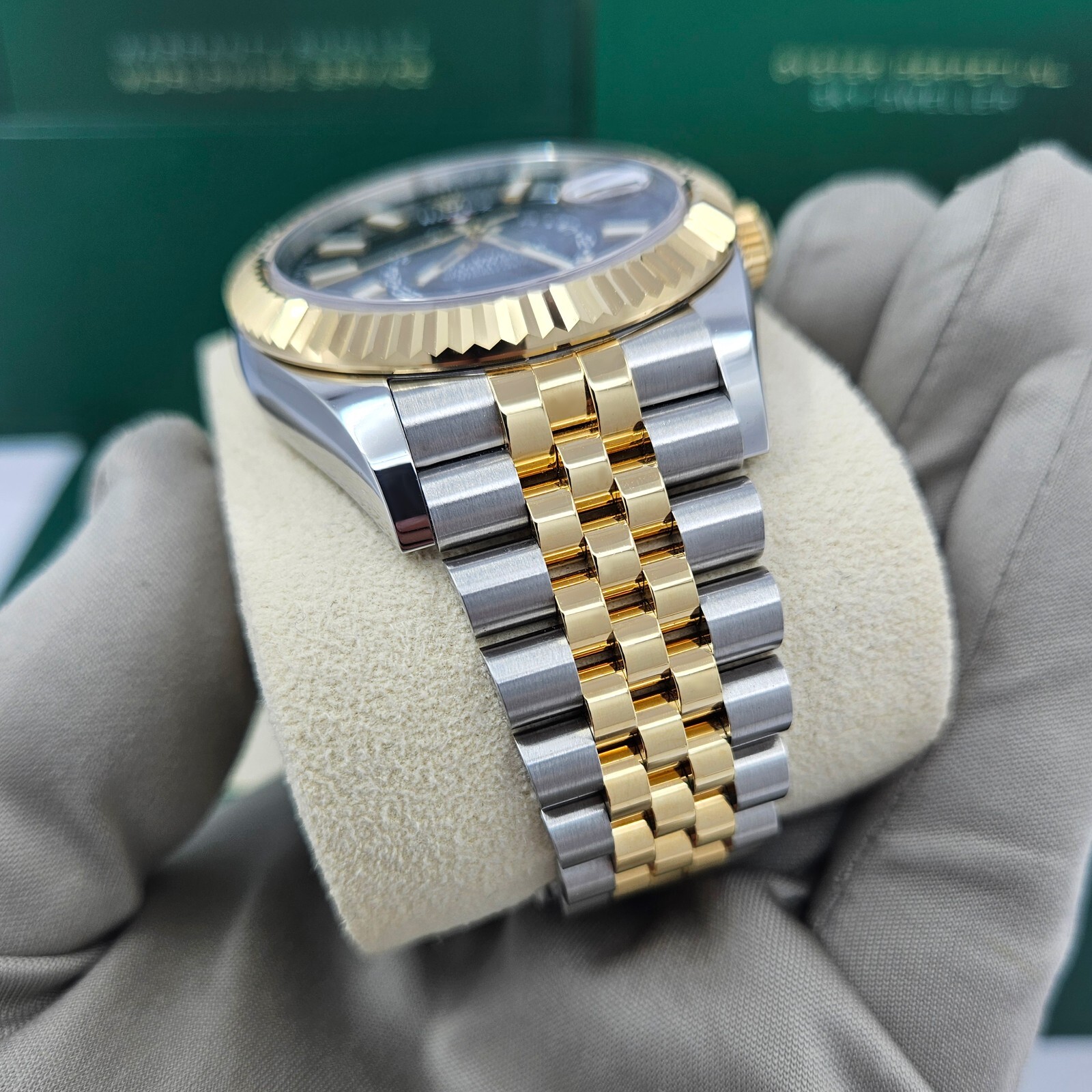 Rolex Sky-Dweller 42mm, Black Dial, Jubilee Two-Tone 336933-0004 Mint 2023