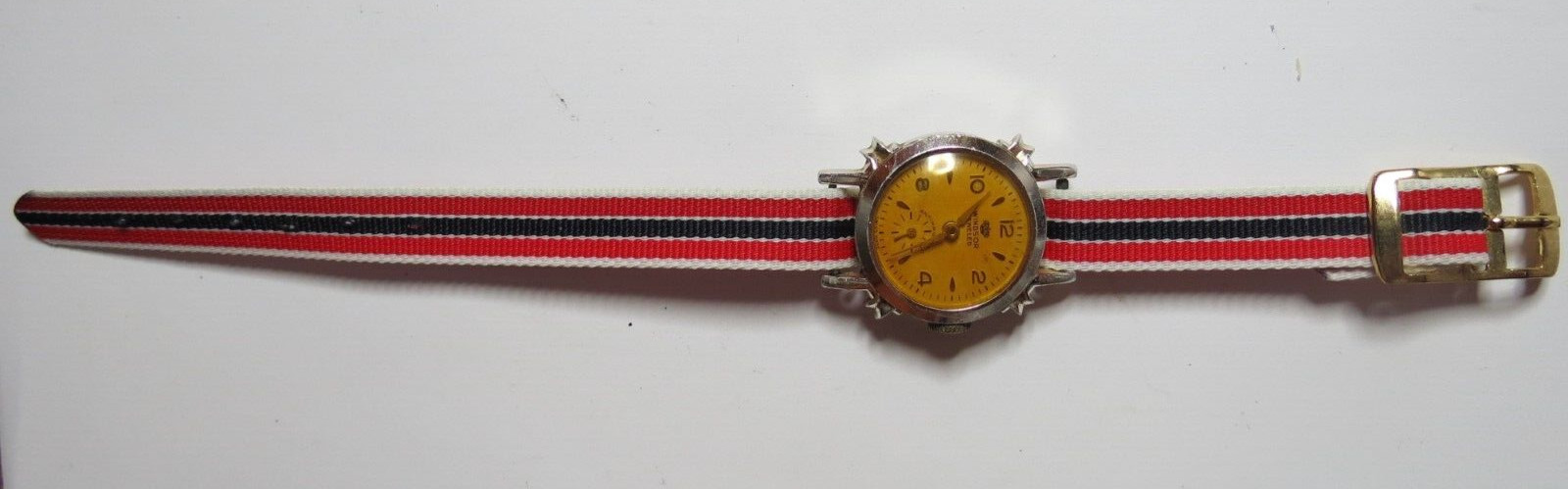 VINTAGE WOMENS WINDSOR JEWLED SWISS MADE ALUMINUM MANUAL WIND WRISTWATCH