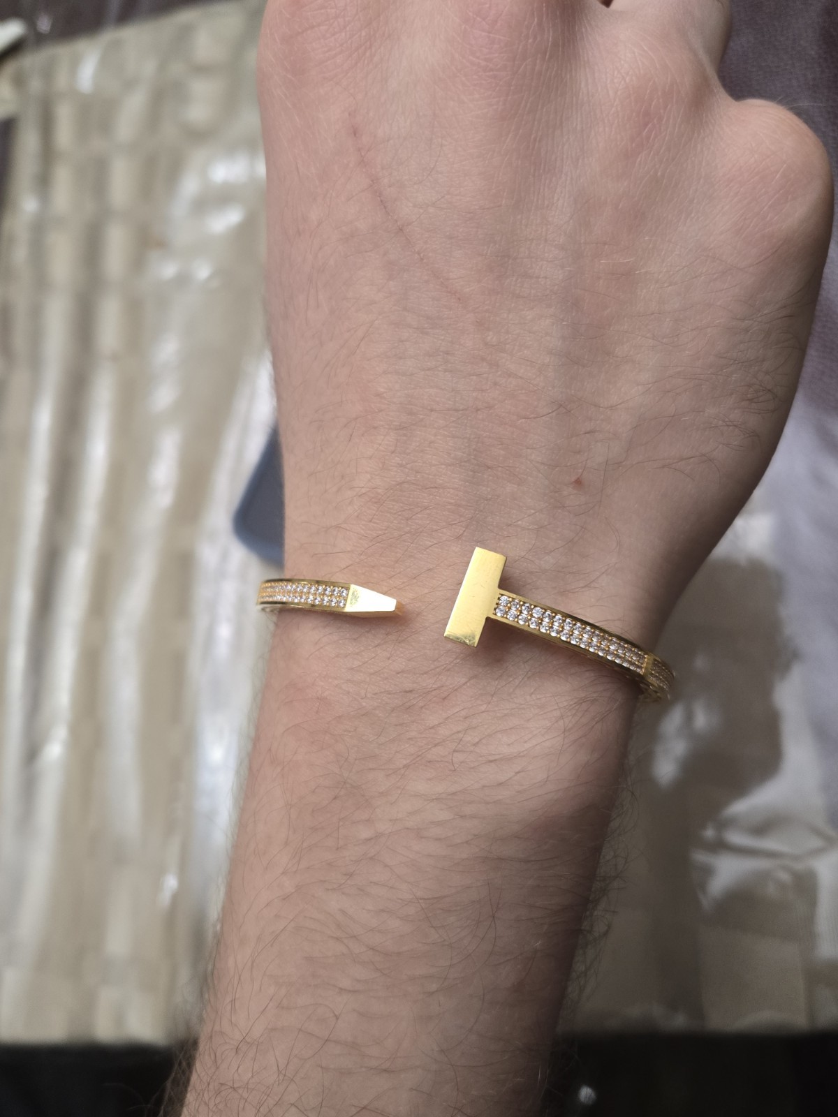 Solid 21K Yellow Gold Nail Bangle – 3ct Natural Diamonds – VS G-H – 14.85g