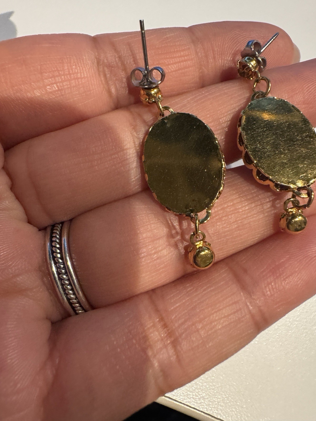 Confirmed Vintage JULIANA Cameo For CELEBRITY NY Brooch / Pendent & Earings Set