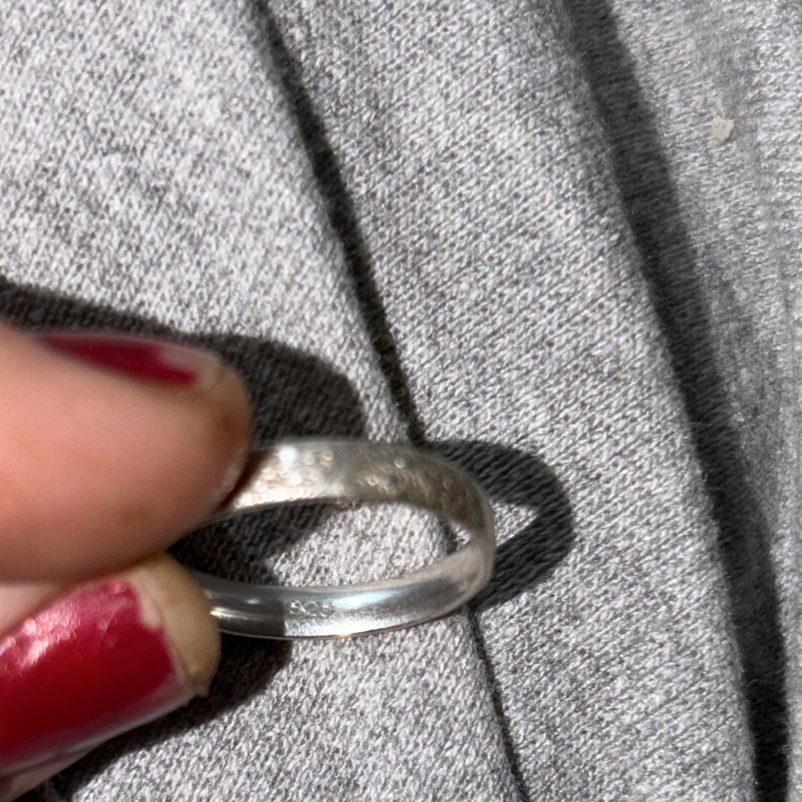 925 Sterling Silver Band Ring Size 8 Signed/Stamped 925 Pre-Owned No Stone