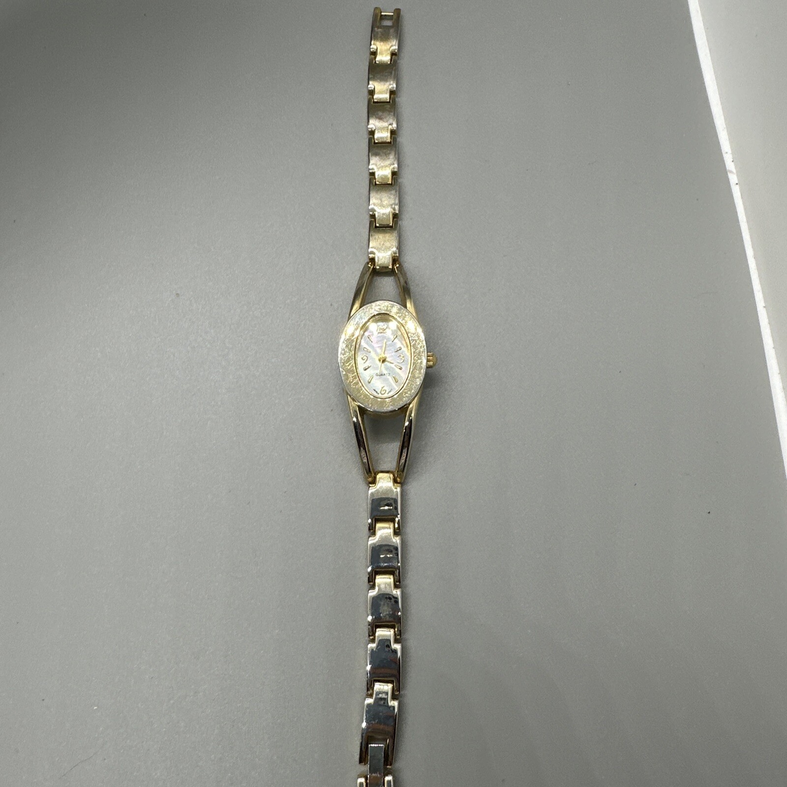 Vintage Ladies Advance Watch Gold Tone Cuff Bracelet 7.25 In, Scratched Dial