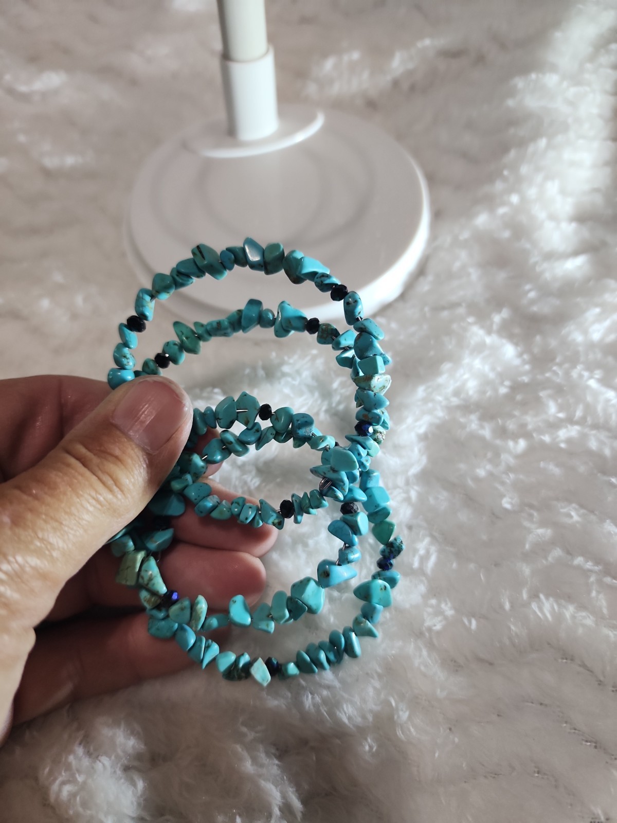 Handmade Boho Turquoise-Style Chip Memory Wire Wrap Bracelet – Multi-Row Stack