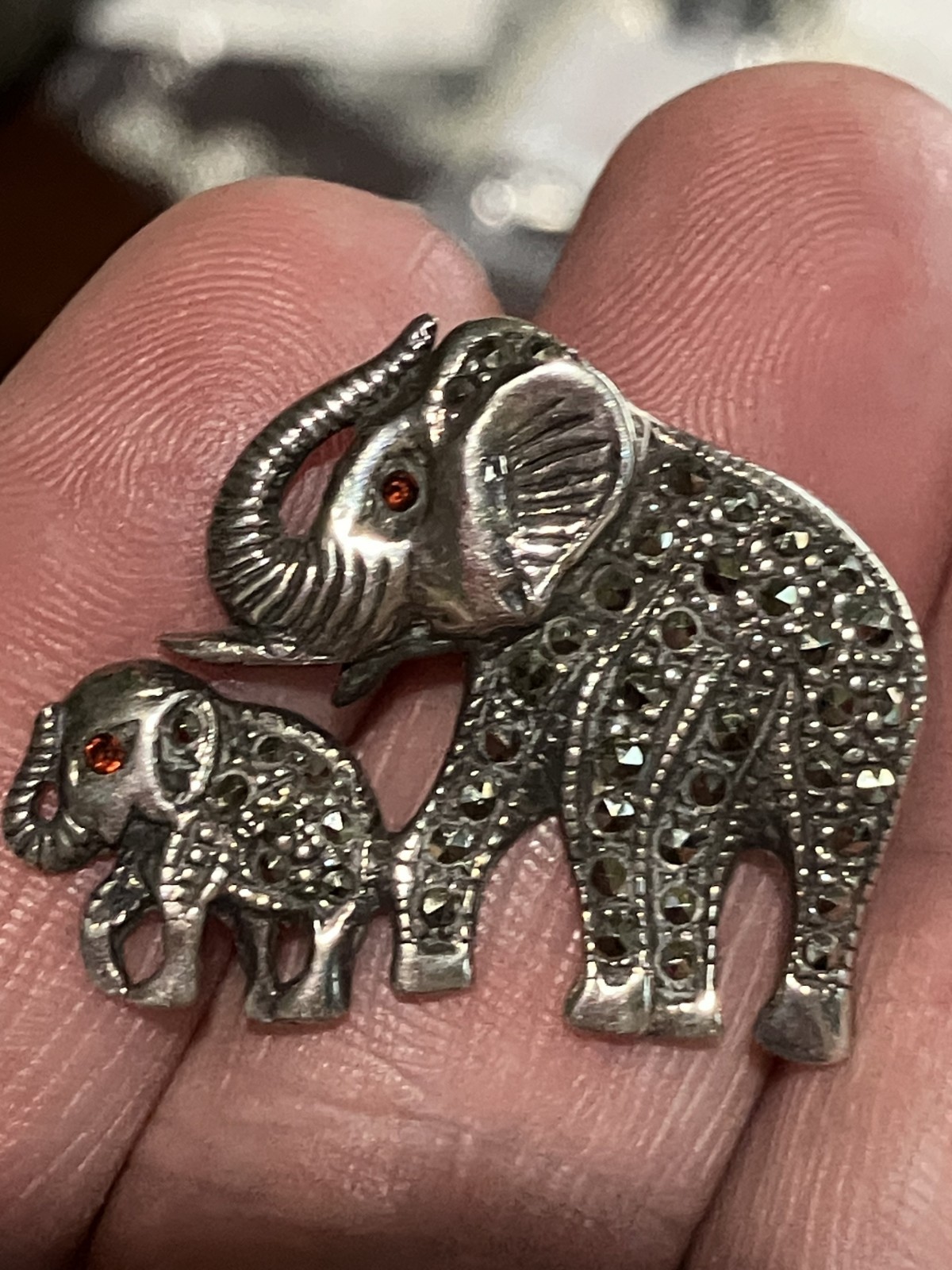STERLING SILVER MARCASITE AND RUBY MOTHER AND BABY ELEPHANT PIN 6G