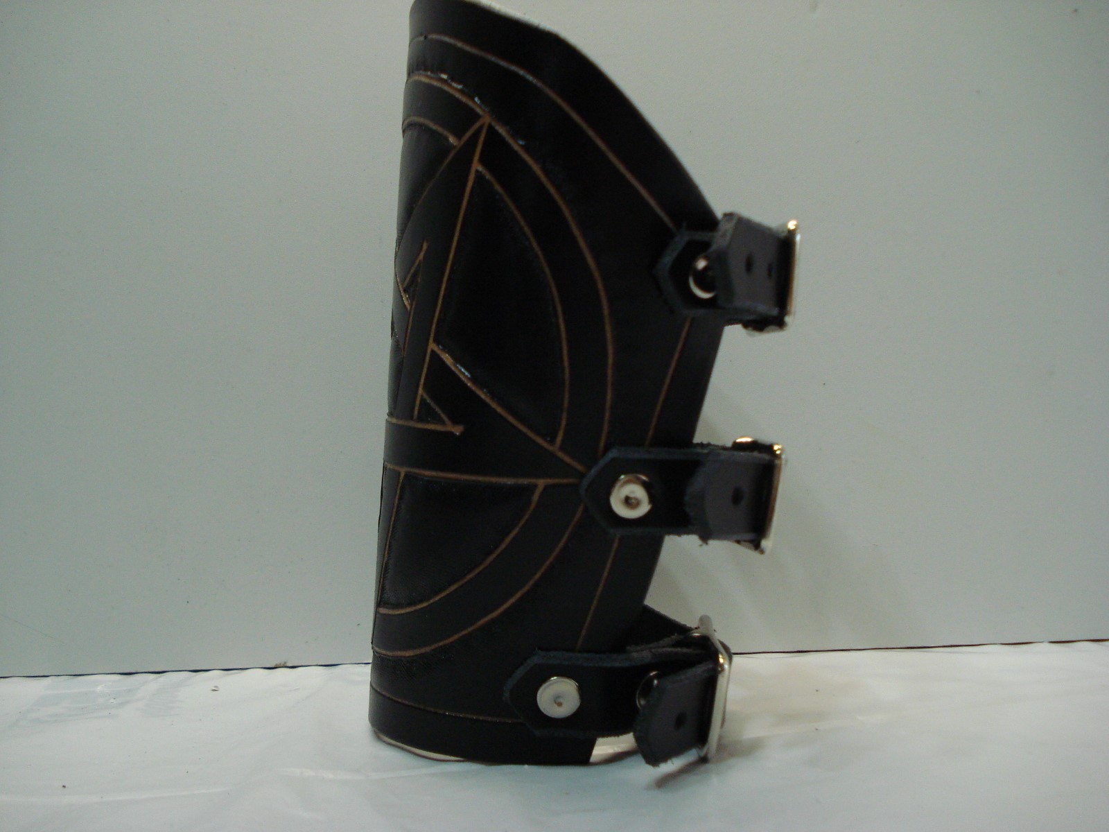 LEATHER LEATHER CARVED GAUNTLET…DEATH METAL…(MDLG0152)….BRUJERIA