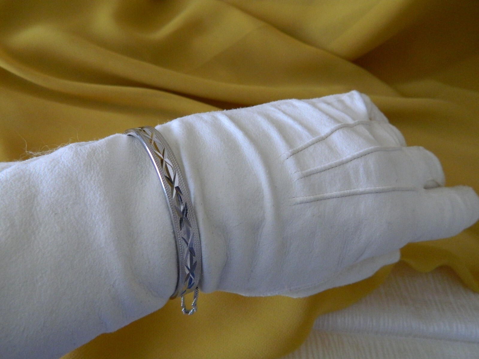 Vintage BRACELET Bangle ETCHED Silver Color With Safety Chain Jewelry