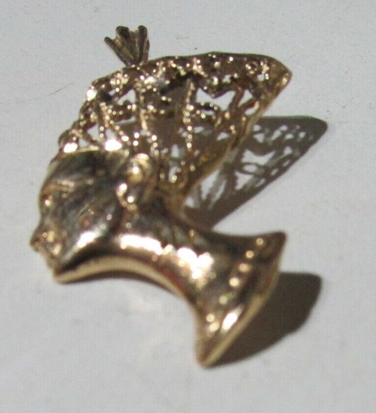 14K Nefertiti Pendant 1.1/4″ Length ~ 0.06oz/1.6g