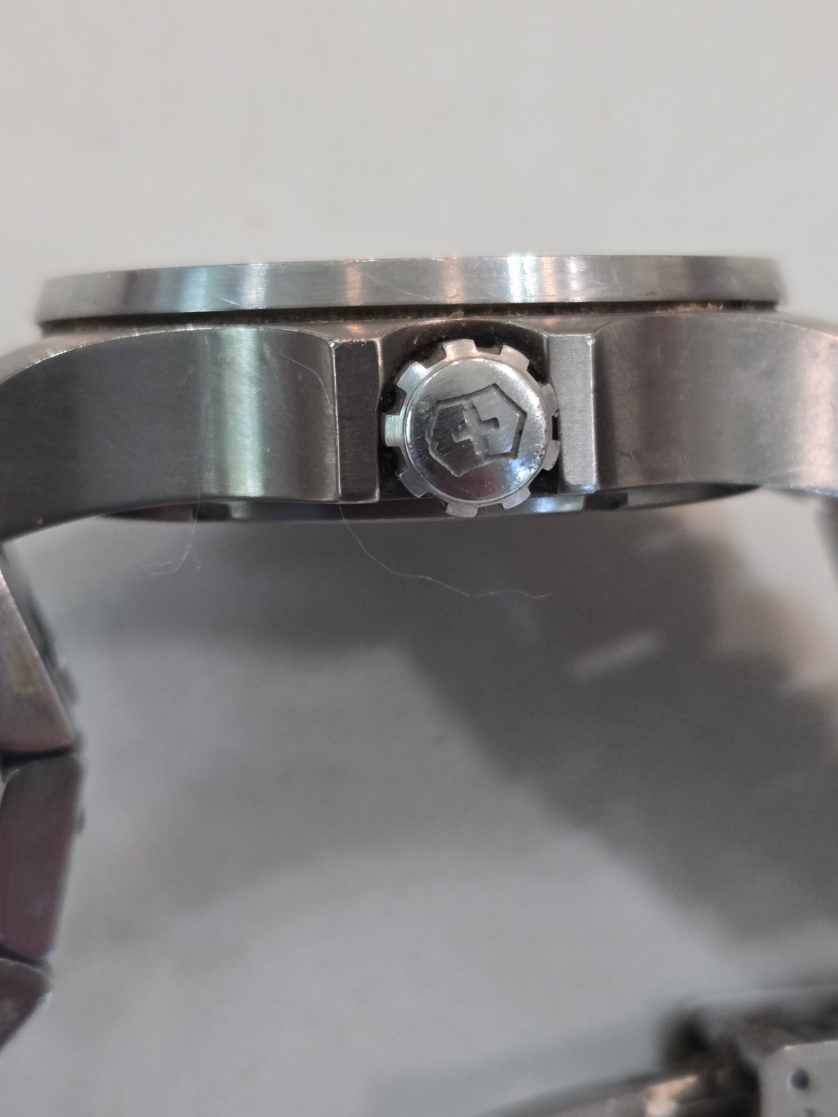 RARE VictorINOX Swiss Army GROUND FORCE TITANIUM Mechanical 24791 Wristwatch