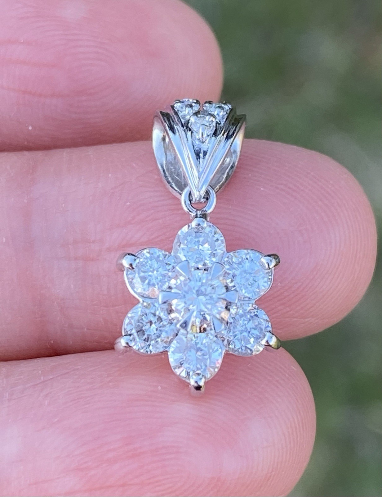 Platinum 1.00TCW 100% Natural Round Diamond Cluster Pendant
