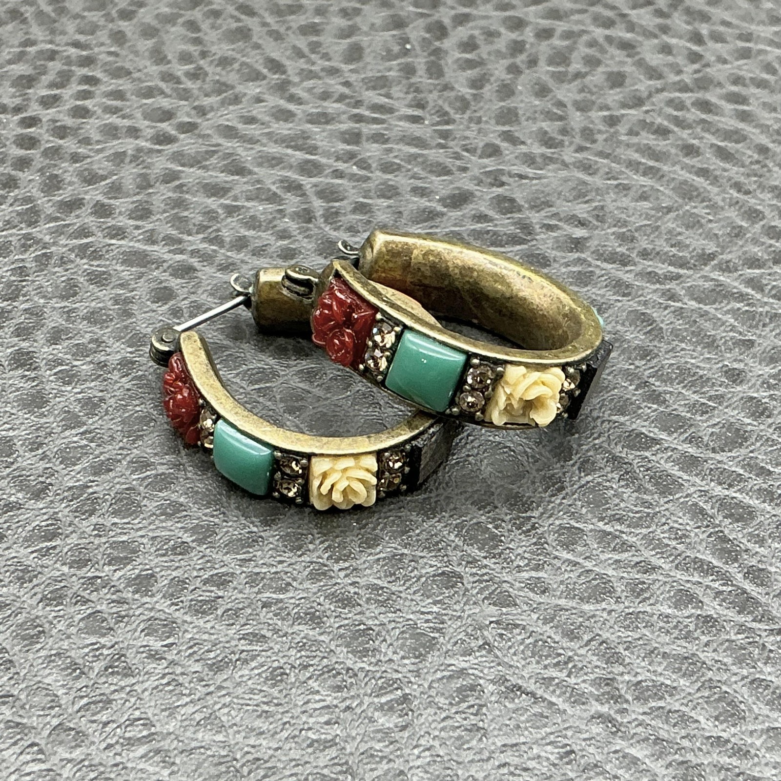Liz Claiborne Multicolor Floral Carved Resin Rhinestone Hoop Earrings Brass Tone