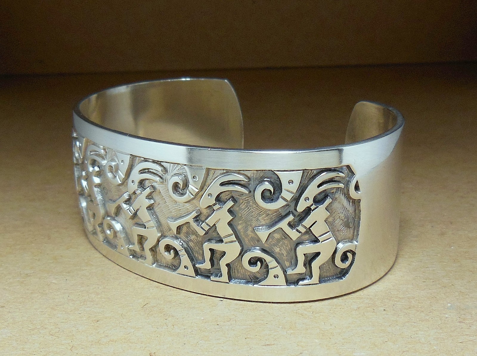 Vernon Mansfield HOPI Sterling Overlay Kokopelli Flute Player Cuff Bracelet 50G