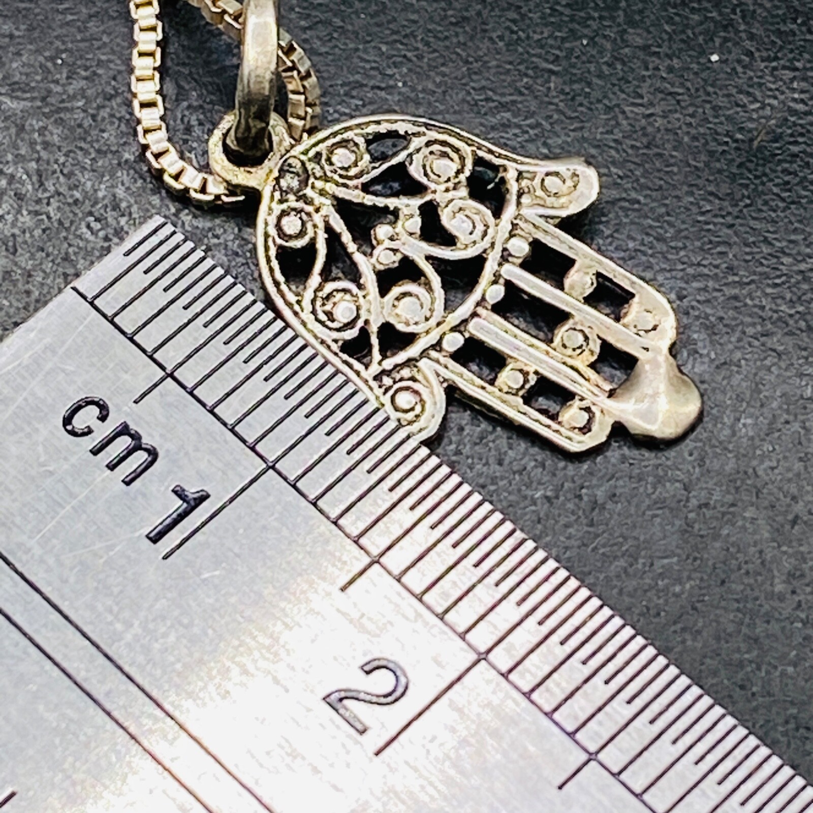 HAND OF FATIMA Hamsa Pendant 20mm Vintage Approx 40cm Box Silver Tone Chain 3g
