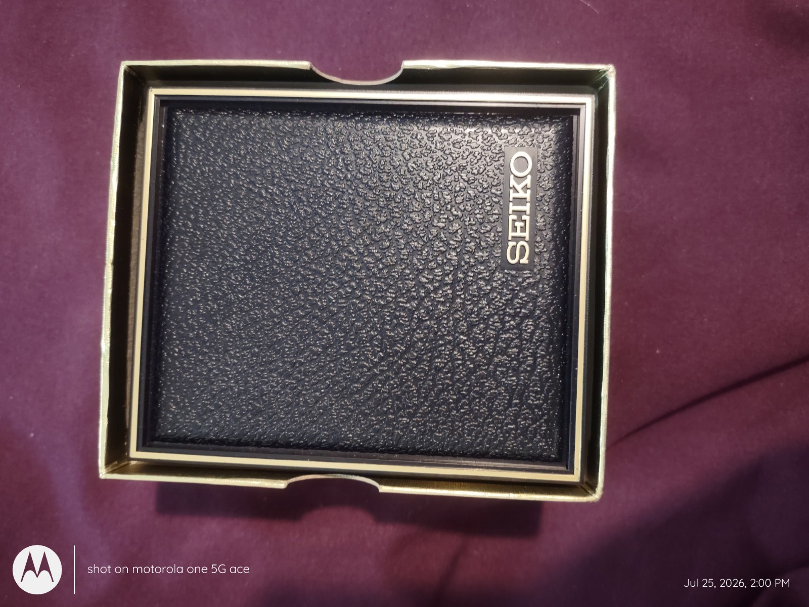 Seiko SQ Quartz Men’s Day-Date Black Dial Gold Tone Bracelet Watch w/ Box