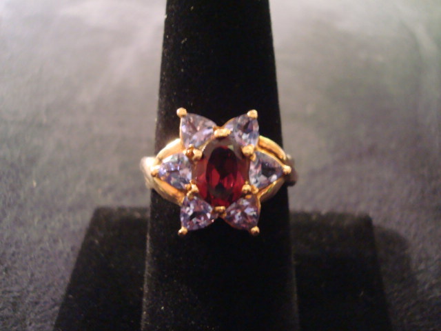 10K yg Garnet & Amethyst Ring – 4.5 Grams – Sz. 8 – 3ct. + Approximate (#JLL5)
