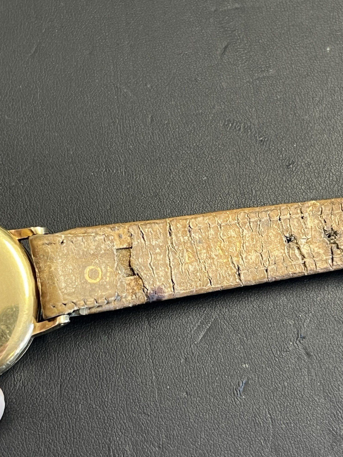 1944 Omega Chronometer ref. 2367 – 18K Gold – Pie Pan Dial – 35.4 mm – Working