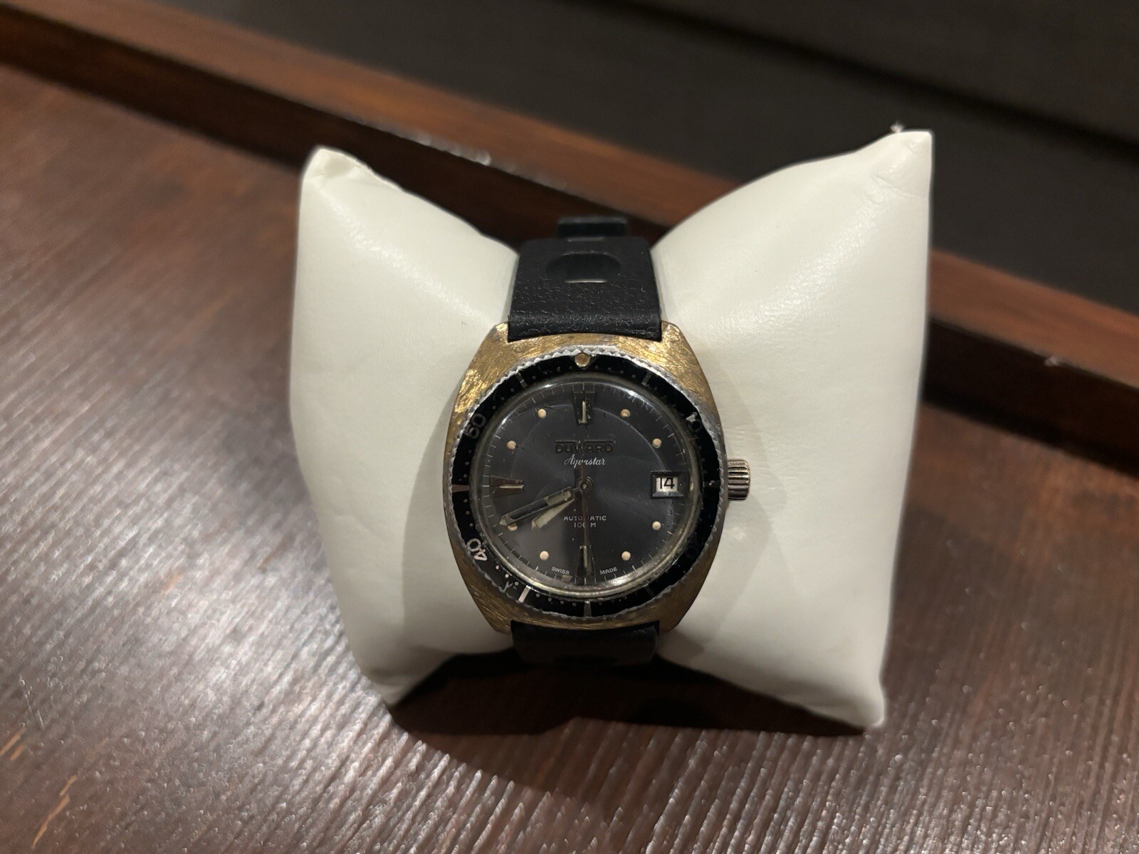Duward Aquastar Oceanic Skin Diver 10 ATM Stainless Steel 27m Watch