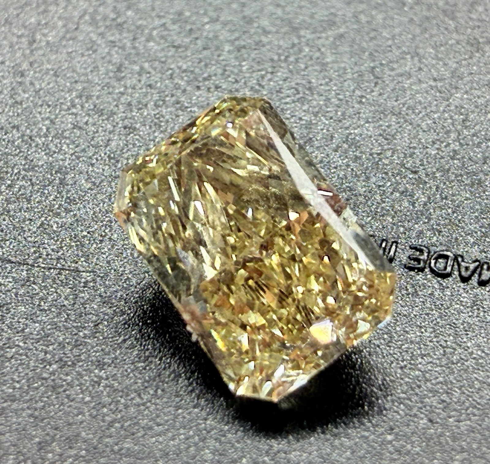 1.02 Carat IGI Certified Vs1 Fancy Intense Yellow Radiant Lab Grown Diamond