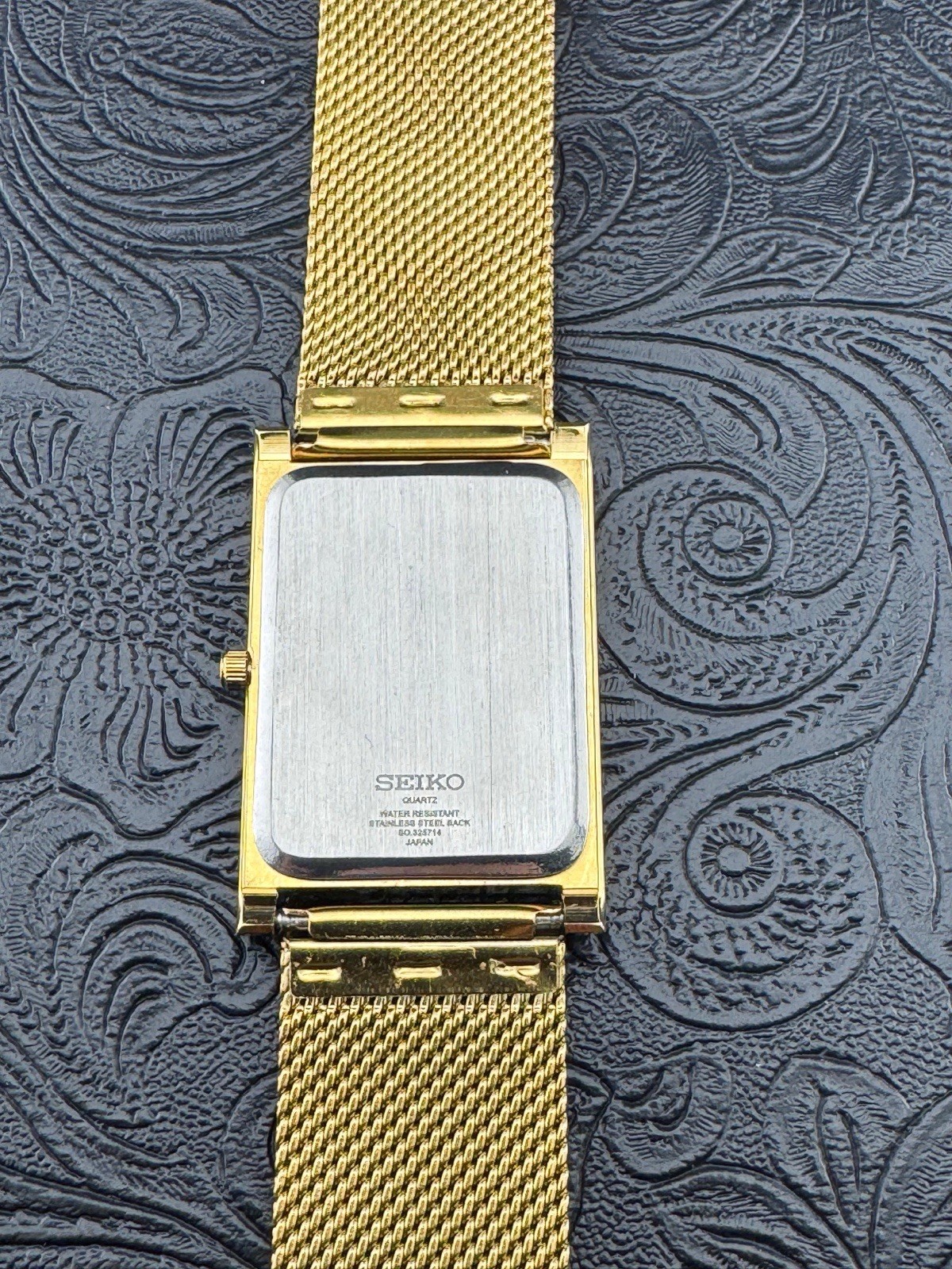 GOLD GREEN Vintage Seiko Slim Quartz Men’s Wrist Watch