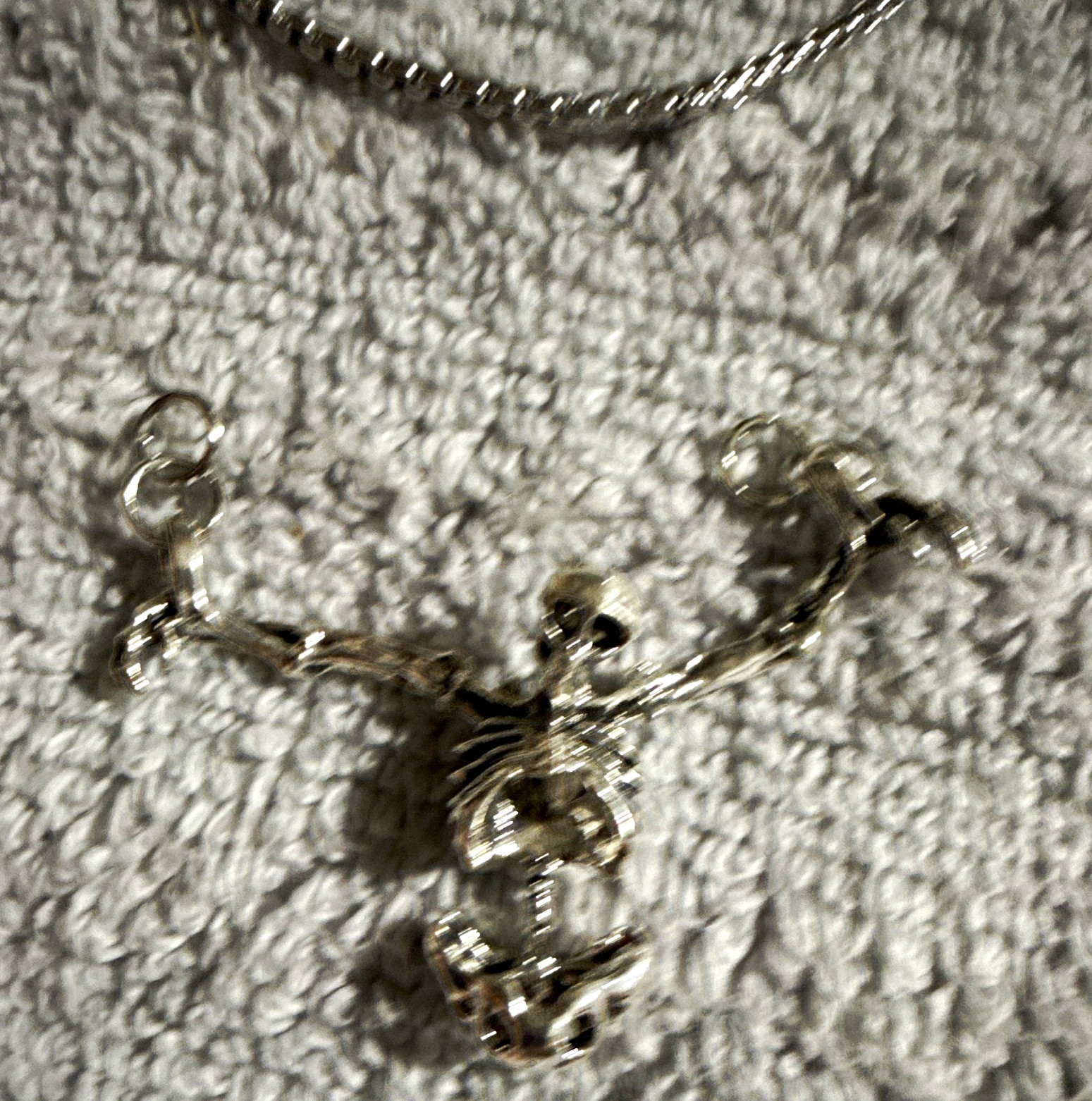 Silver Tone Metal Snake Chain Necklace Animal Charm Pendant No Stone