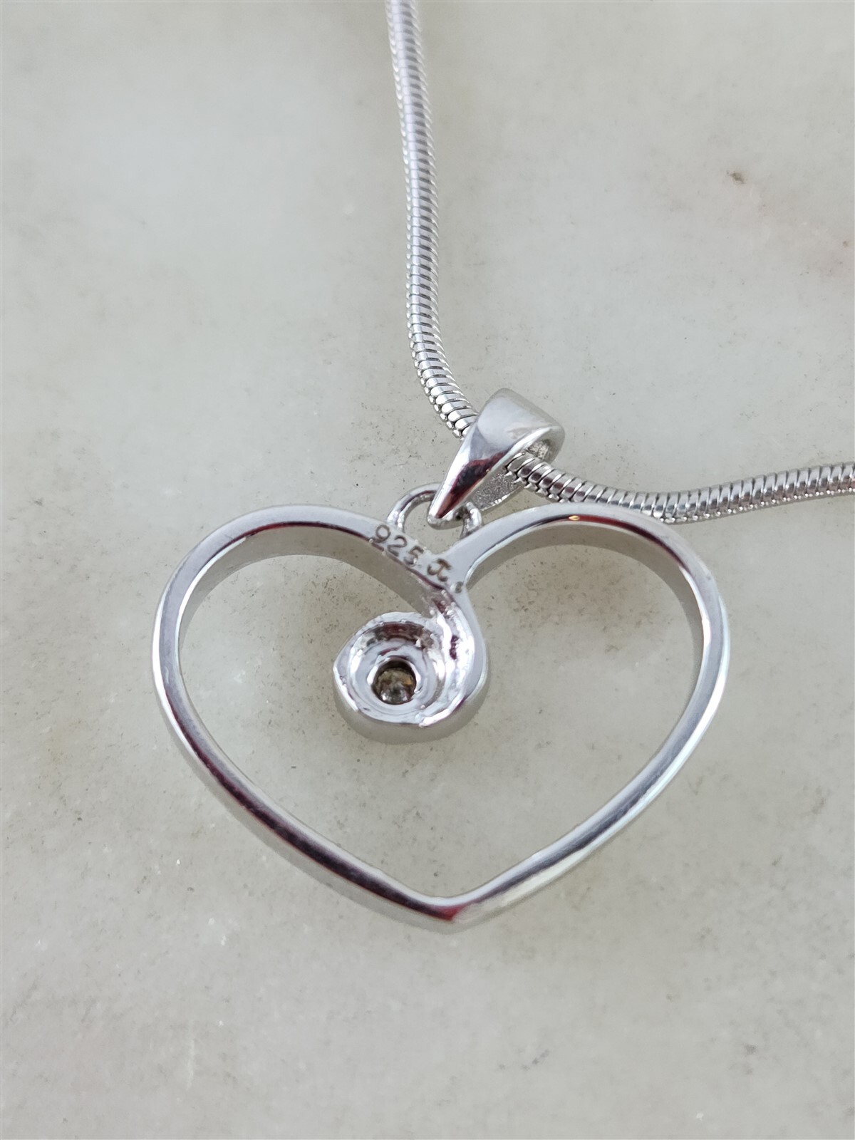 Vintage Sterling Silver 2mm Sparkling Gemstone Heart Necklace 17.75″ – 6.5 Grams