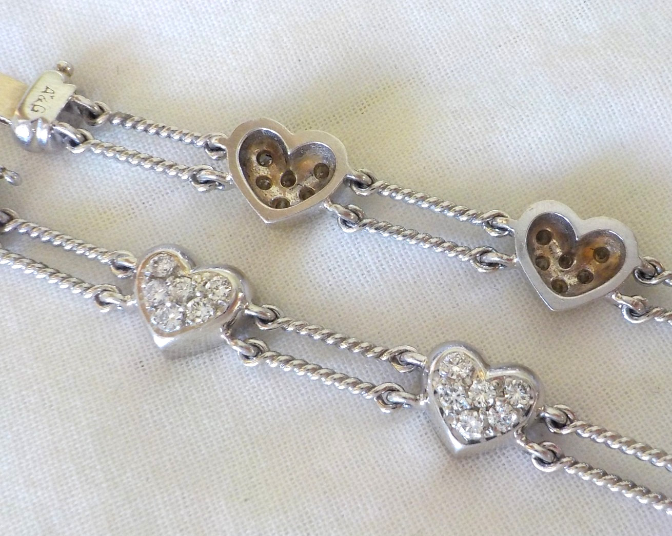 Quality 14K White Gold Heart Bar Diamond Bracelet – 16.6 gms, 6.7 in, 1.08 ctw