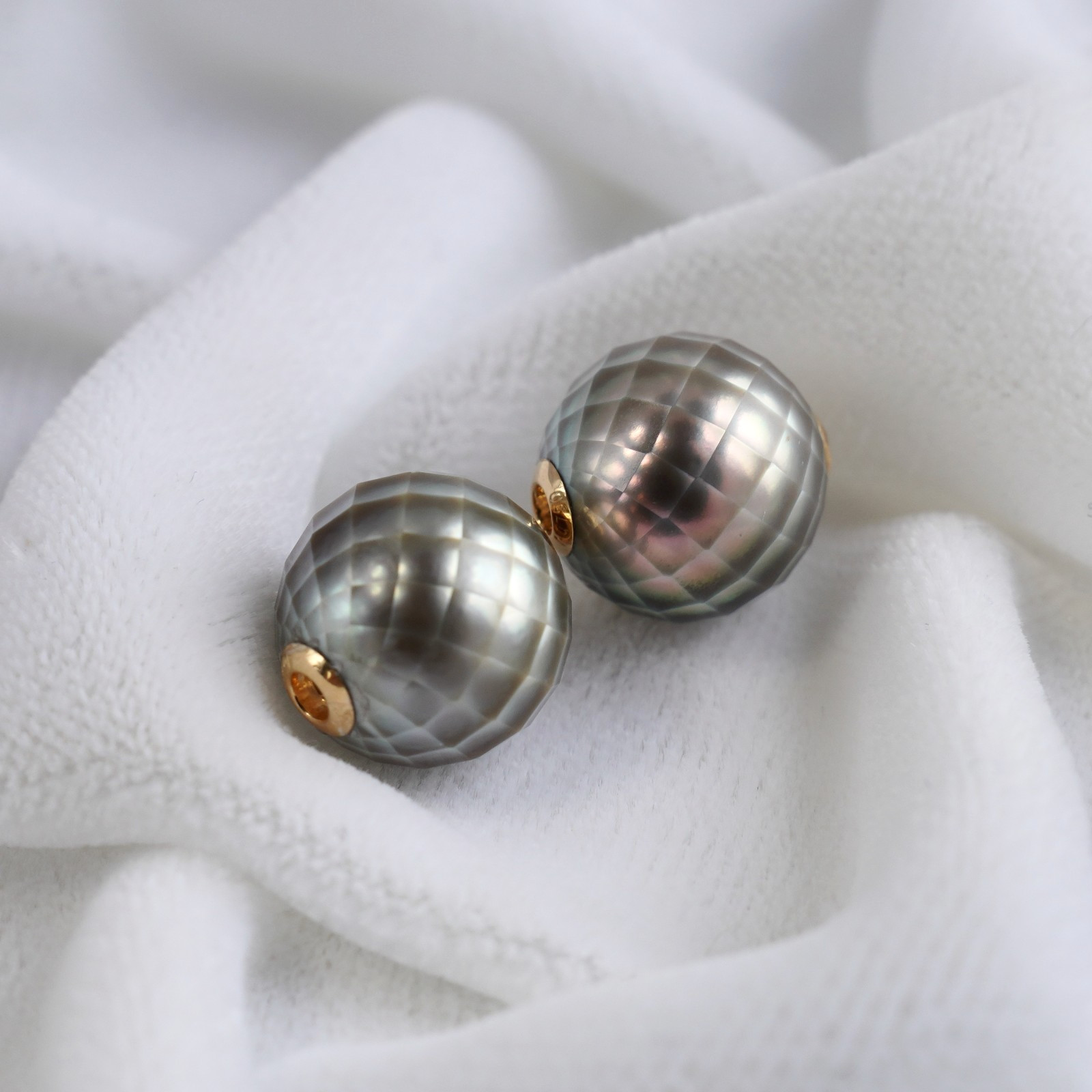 2PCS Faceted 10.2mm Round Gray Tahitian Loose Pearl,Full Drilled,18K Yellow Gold