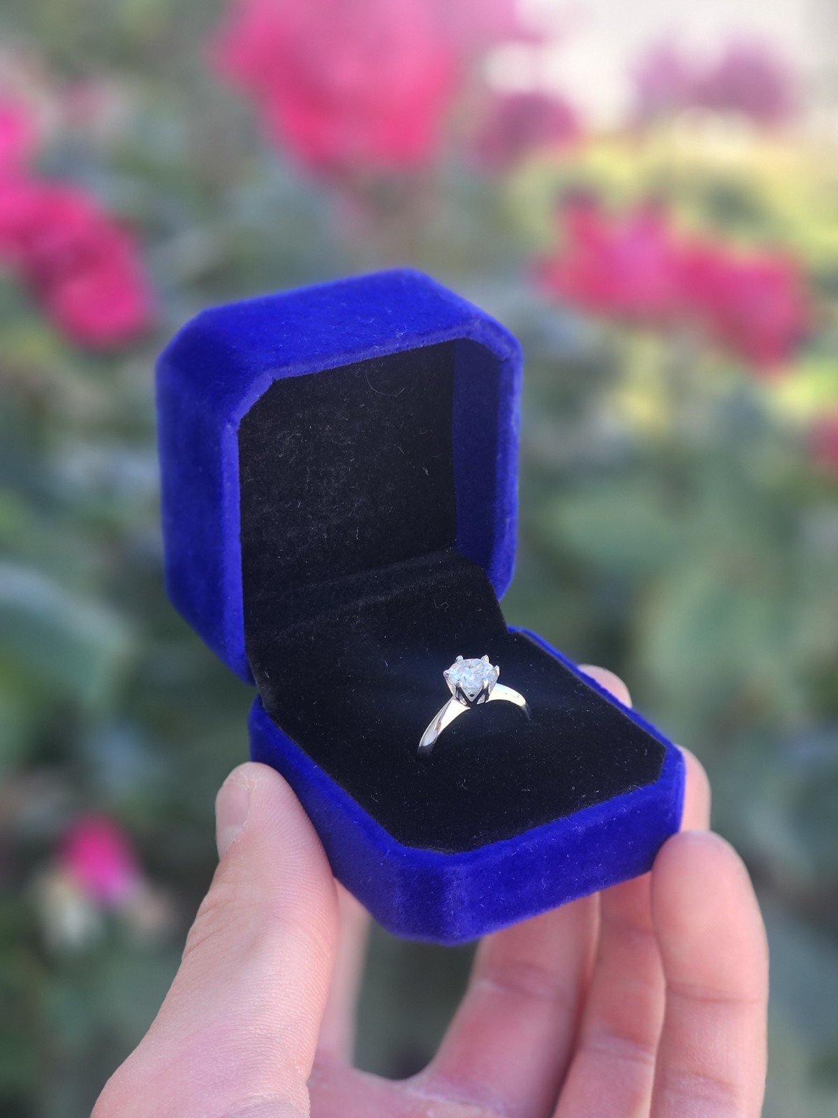 VVS1 Moissanite Engagement Ring