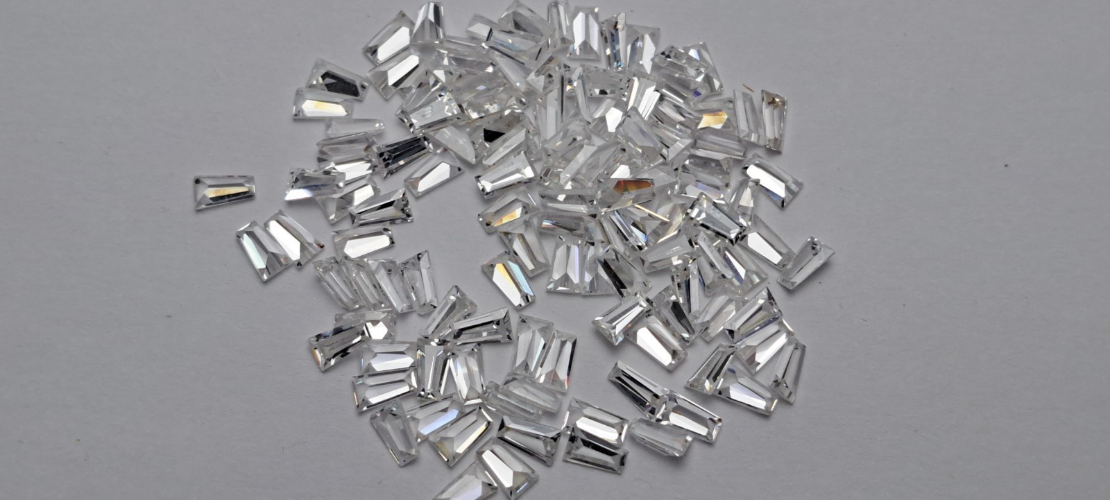 50 pieces Tapered Baguettes 5x3x2 mm CZ Cubic Zirconia Loose Stones