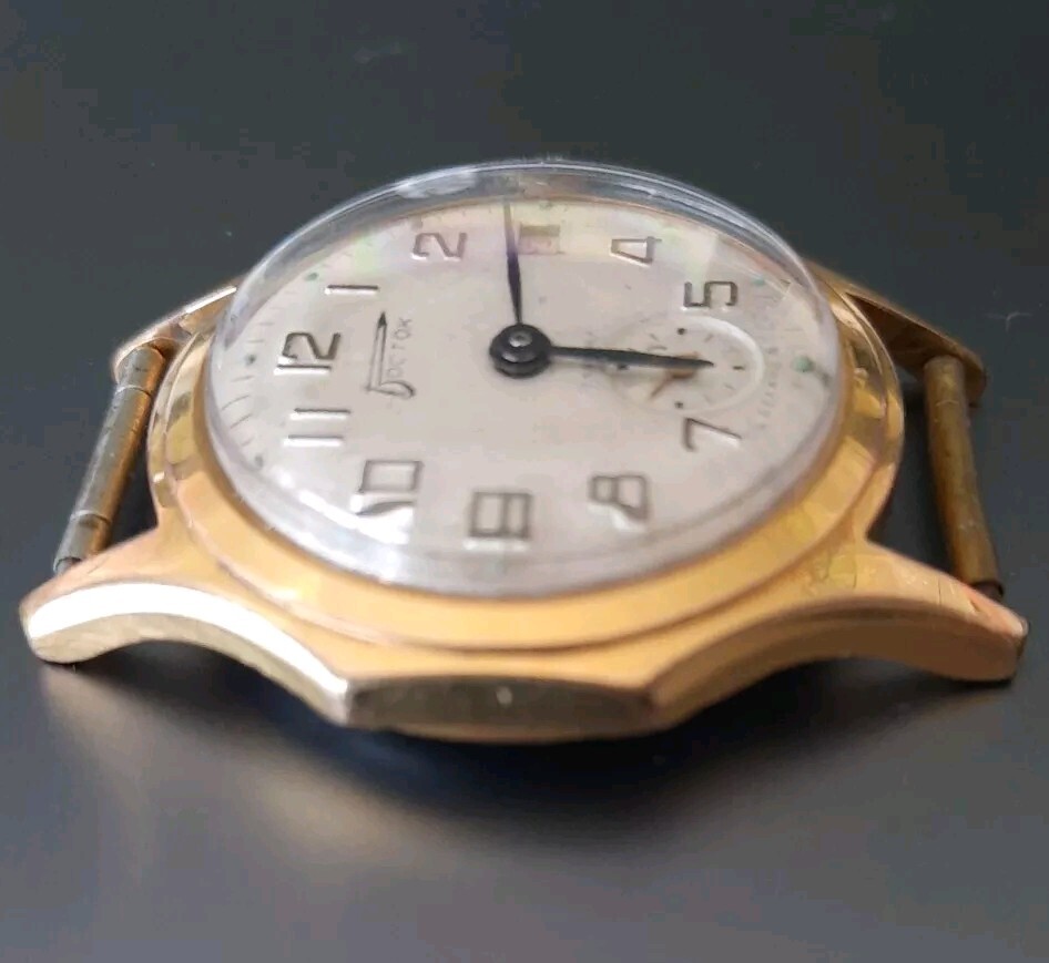 Vintage VOSTOK cal. 2605. USSR 60 Vostok wrist watch 17 Jewels Gold Plated.