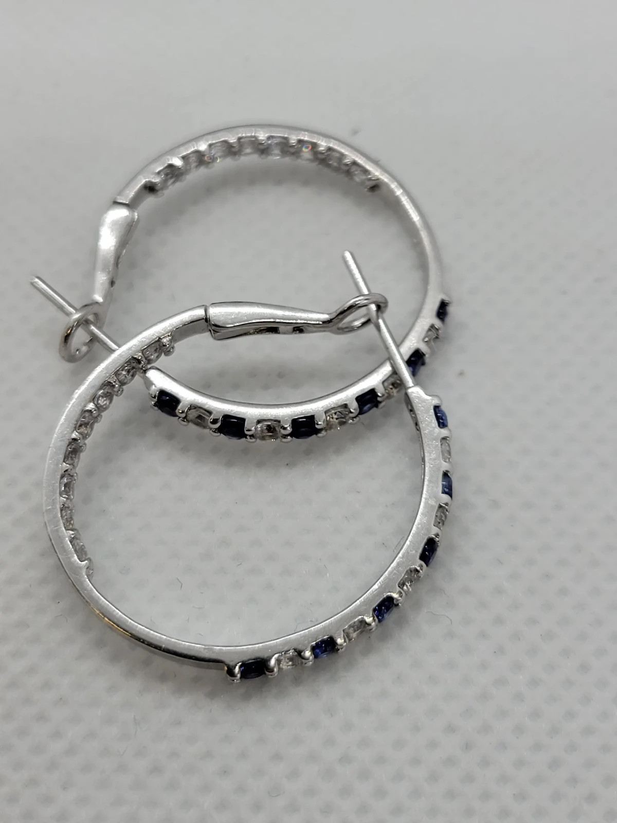 Jared 1Ok White Gold Blue and White Sapphire Sapphires Hoop Earrings with Paperw