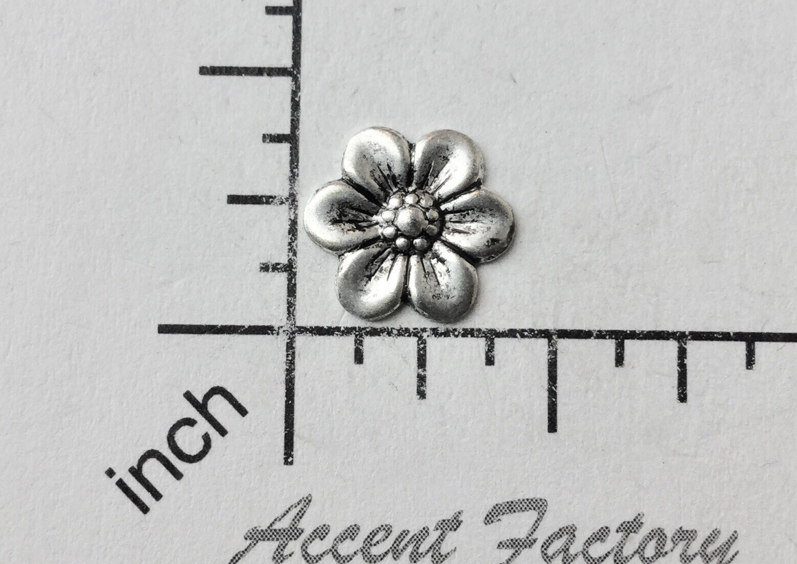 29654 – 6 Pc Small Flower NR Finding Stamping Silver Ox