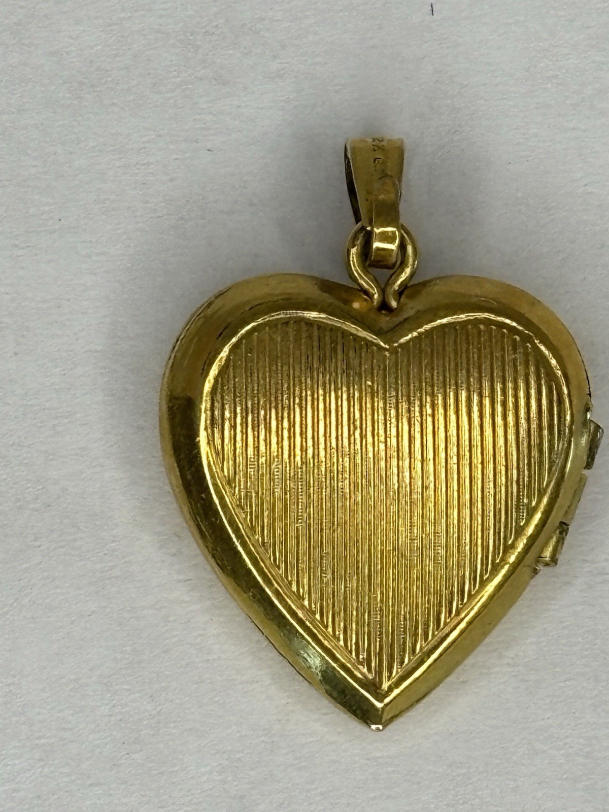 Antique 12 Karat Gold Filled Heart Shaped Locket, Good Condition