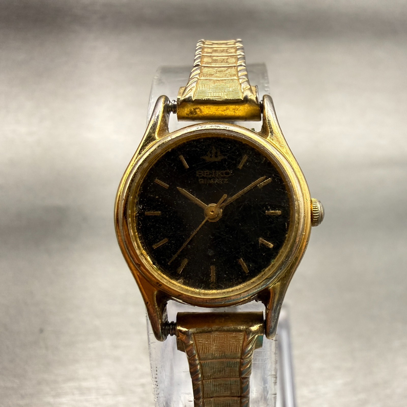 Seiko Watch Women 20mm Black Dial Gold Tone Round 2Y01-0A10 New Battery Vintage