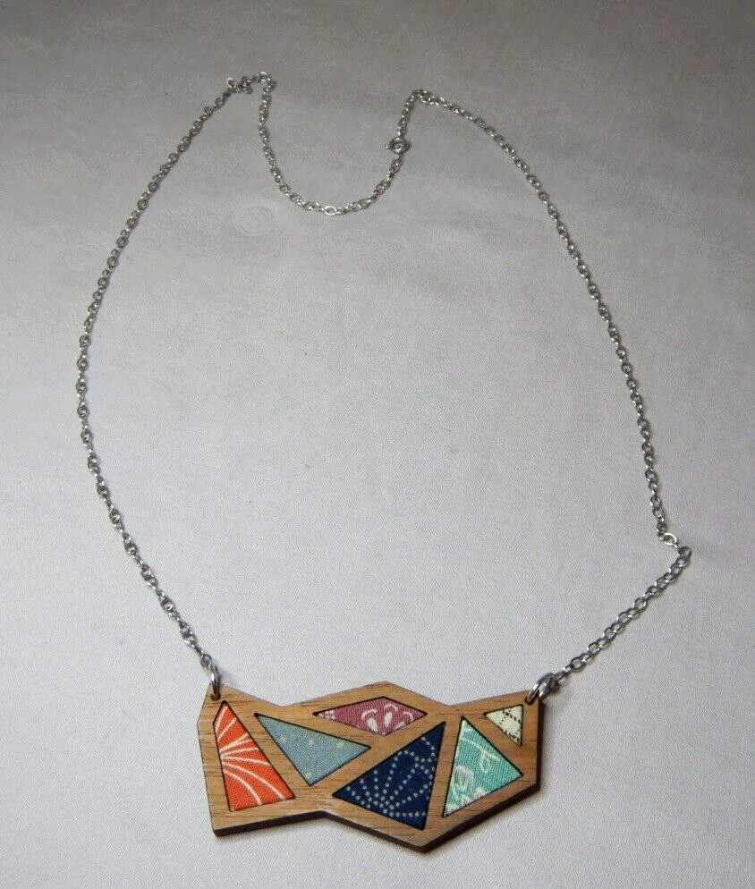 VINTAGE ASIAN MATERIAL INLAID WOOD PENDANT STERLING SILVER CHAIN NECKLACE 2939