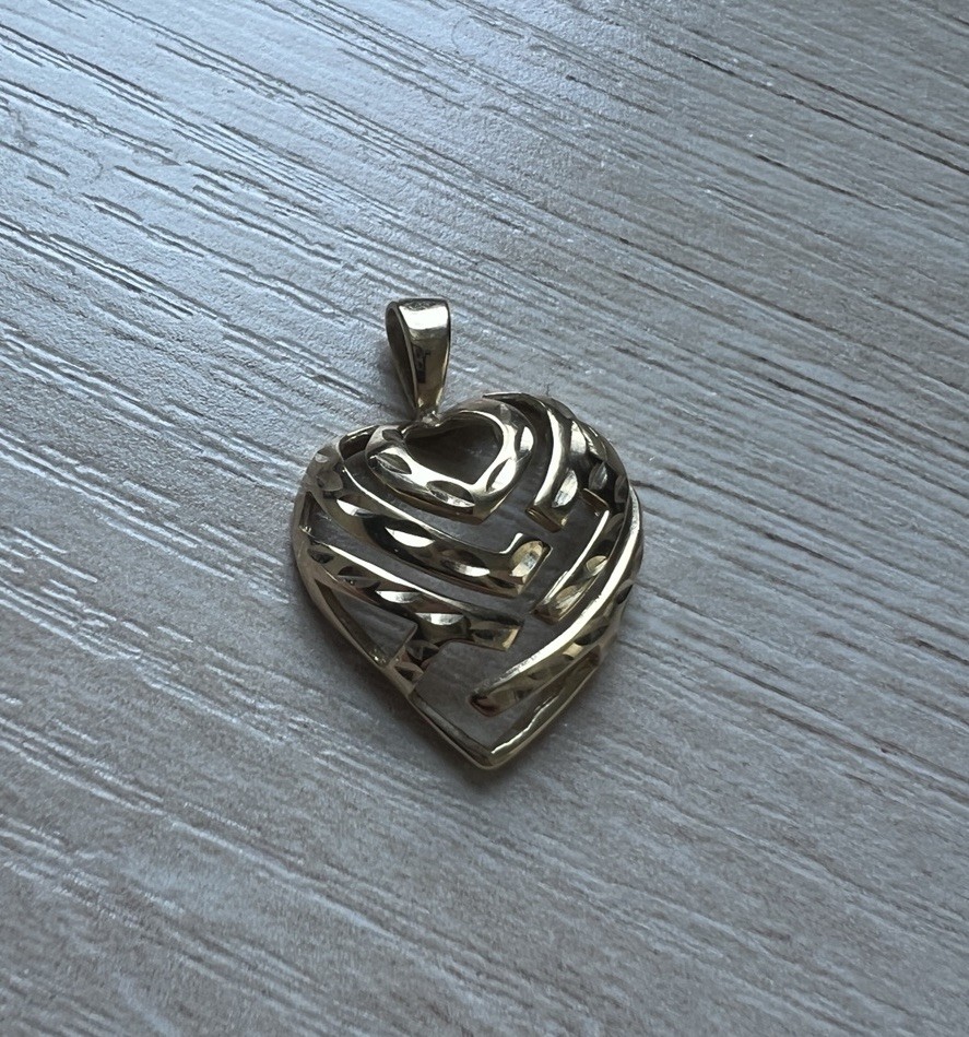14k Solid Yellow Gold Maui Divers Aloha Heart Pendant 18mm 2.83g