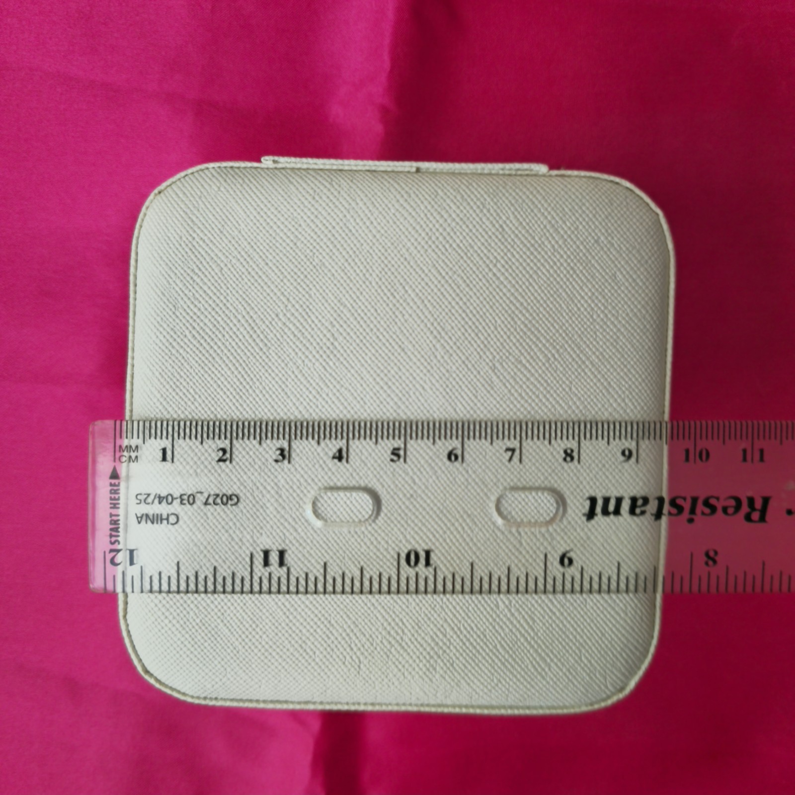 White Square Zip-Around Travel Jewelry Case / Jewelry Box 9.5 × 9.5″