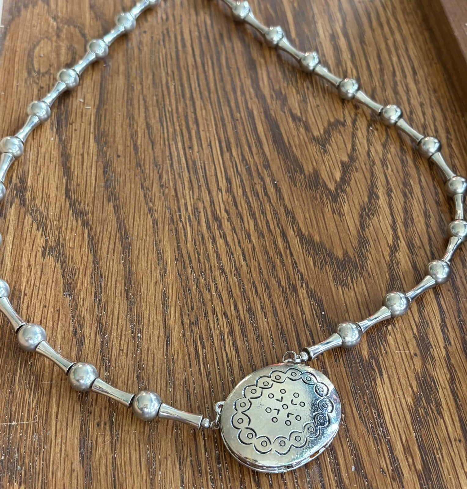 Vtg Estee Lauder 1973 Moonsilver Perfume Locket Pendant Necklace Collectible