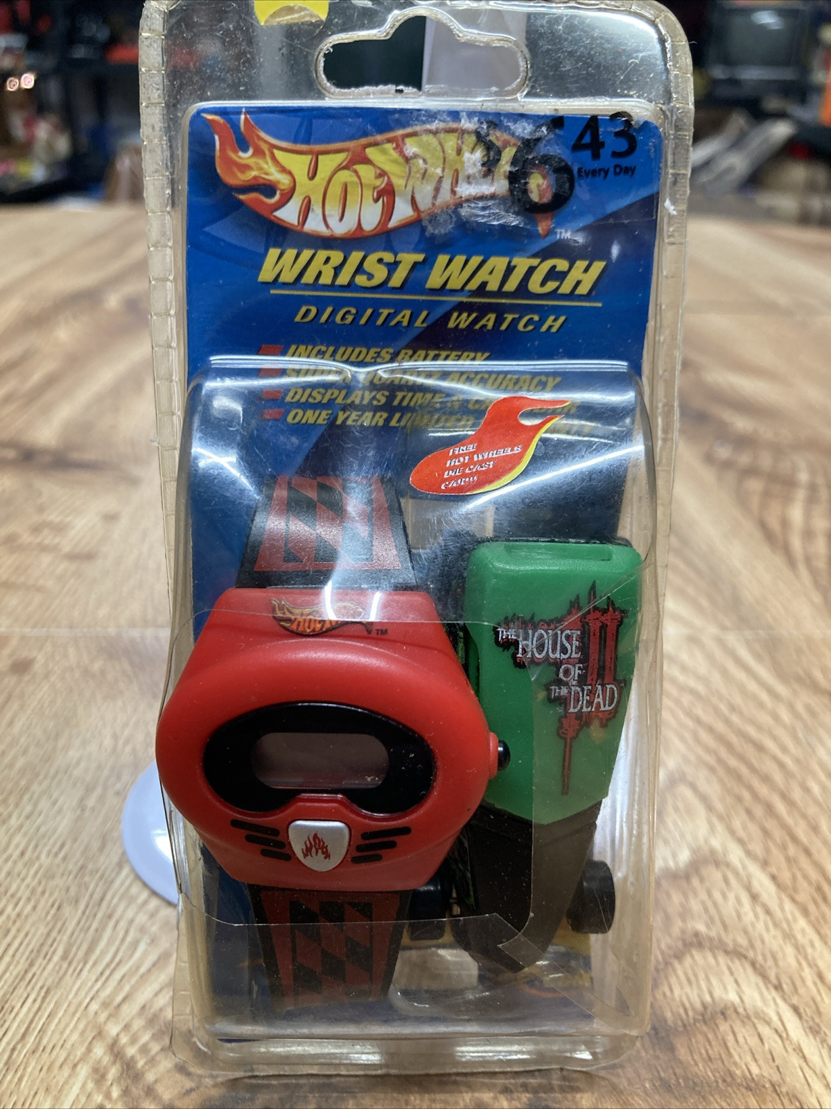 COLLECTIBLE HOT WHEELS WATCH BY MATTEL Digital red with Diecast car black 2004